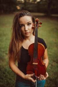 Julia Dina took her violin to Twitch and turned her stream into a content business and led to her quit her symphony job