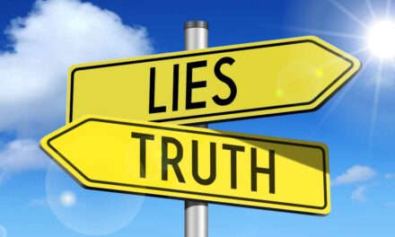 cross street sign with truth and lies to signify the crossing of truth and lies about content entrepreneurship