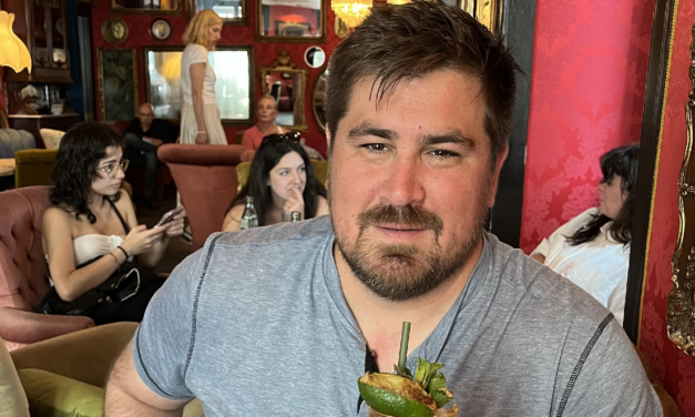Simon Owens Doesn’t Hesitate To Experiment With His Newsletter and Podcast Business