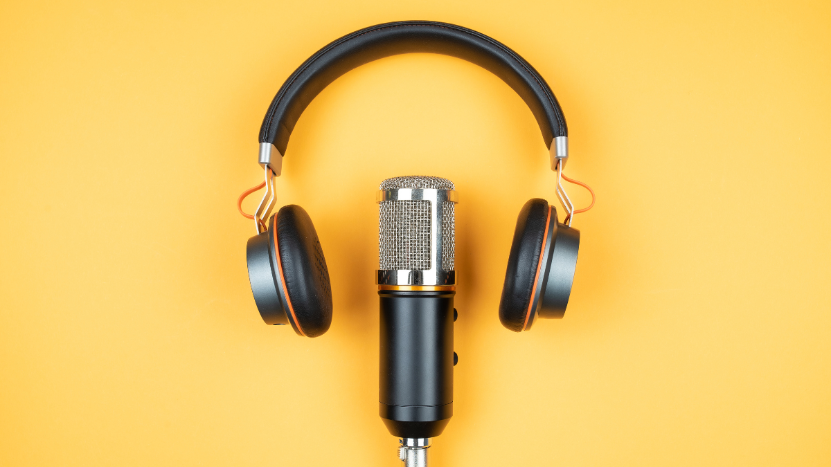 Podcast Power for Content Entrepreneurs: 5 Lessons After 500 Episodes